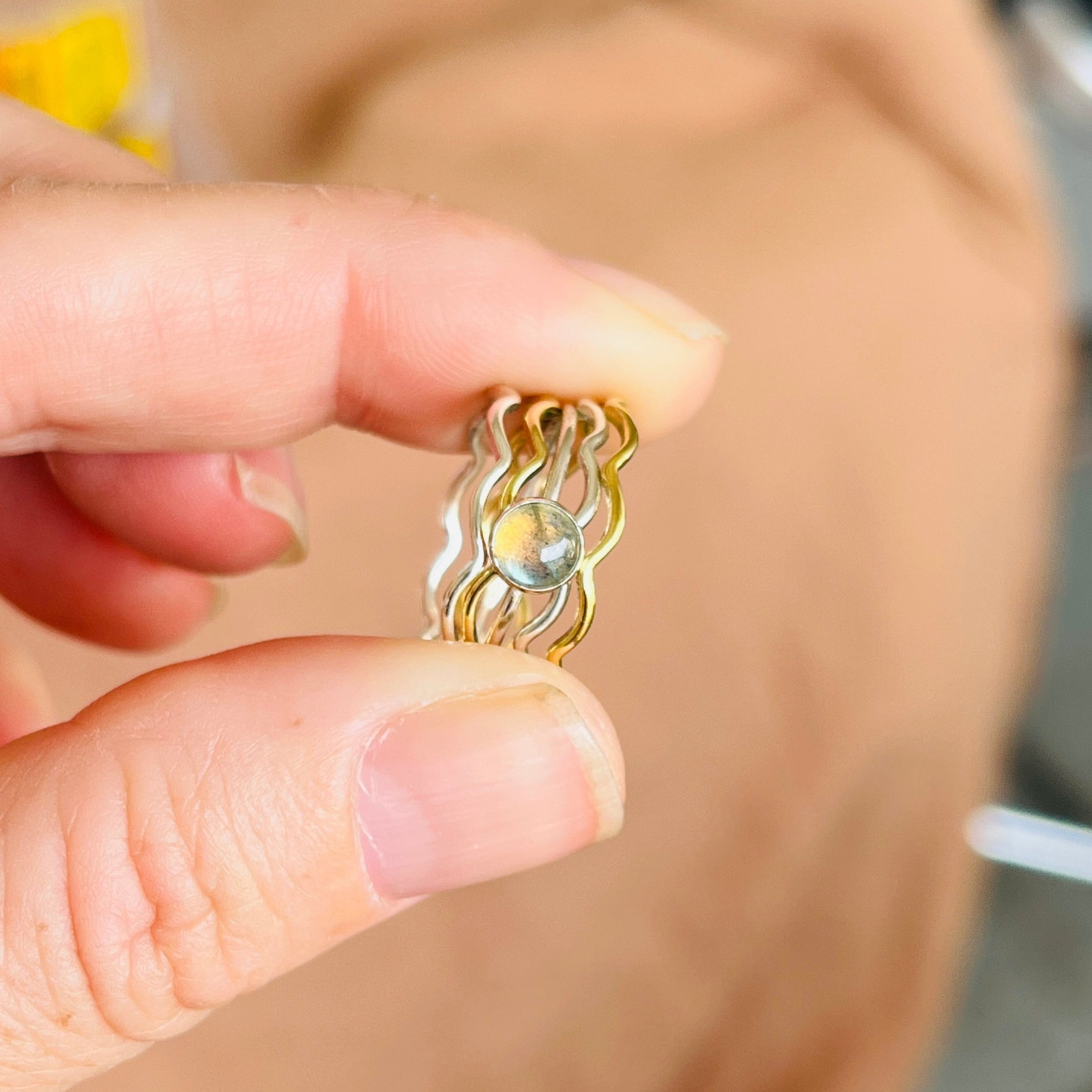 WAVE STACKING RING