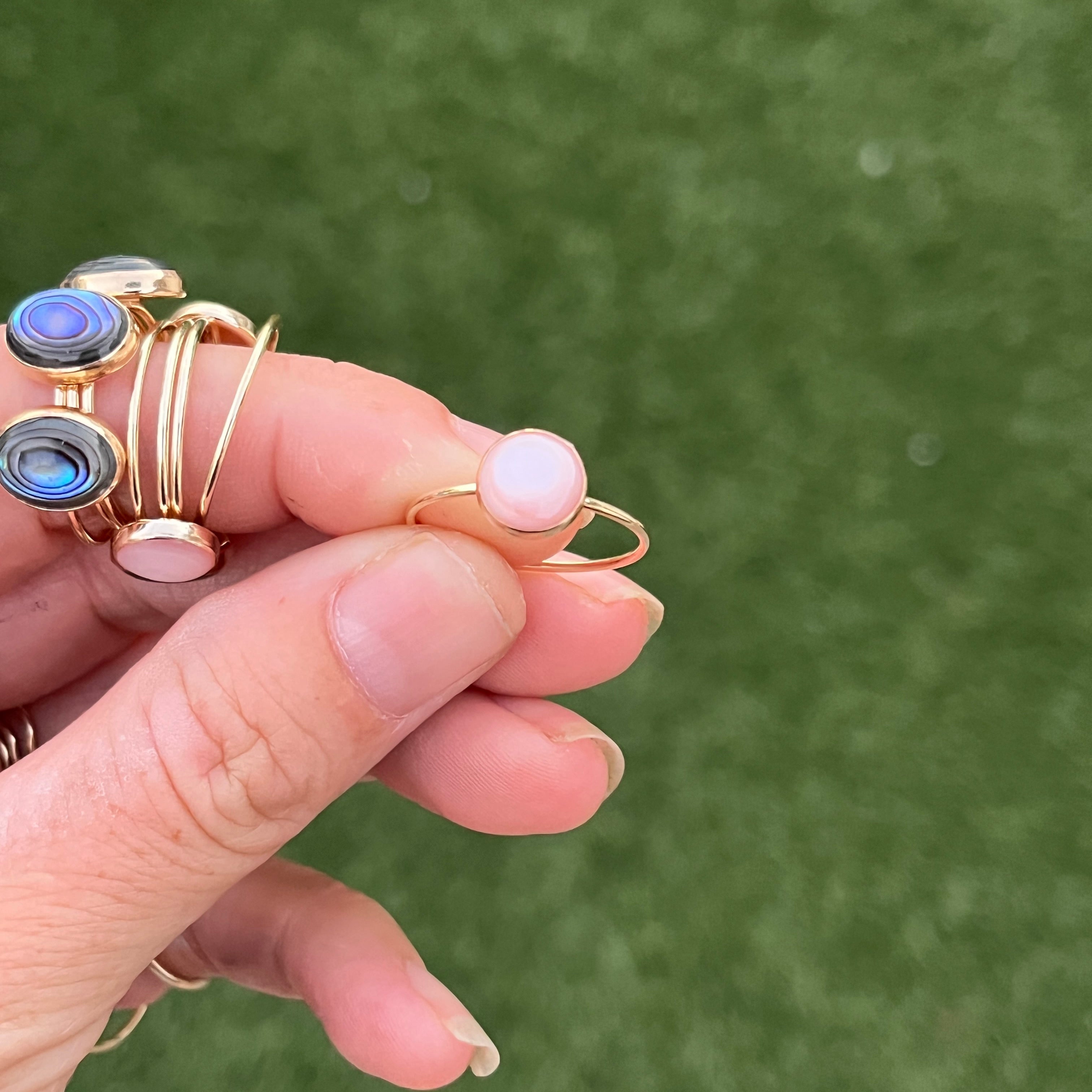BRISA MOTHER OF PEARL RING