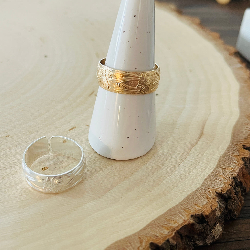 HIBISCUS BAND RING